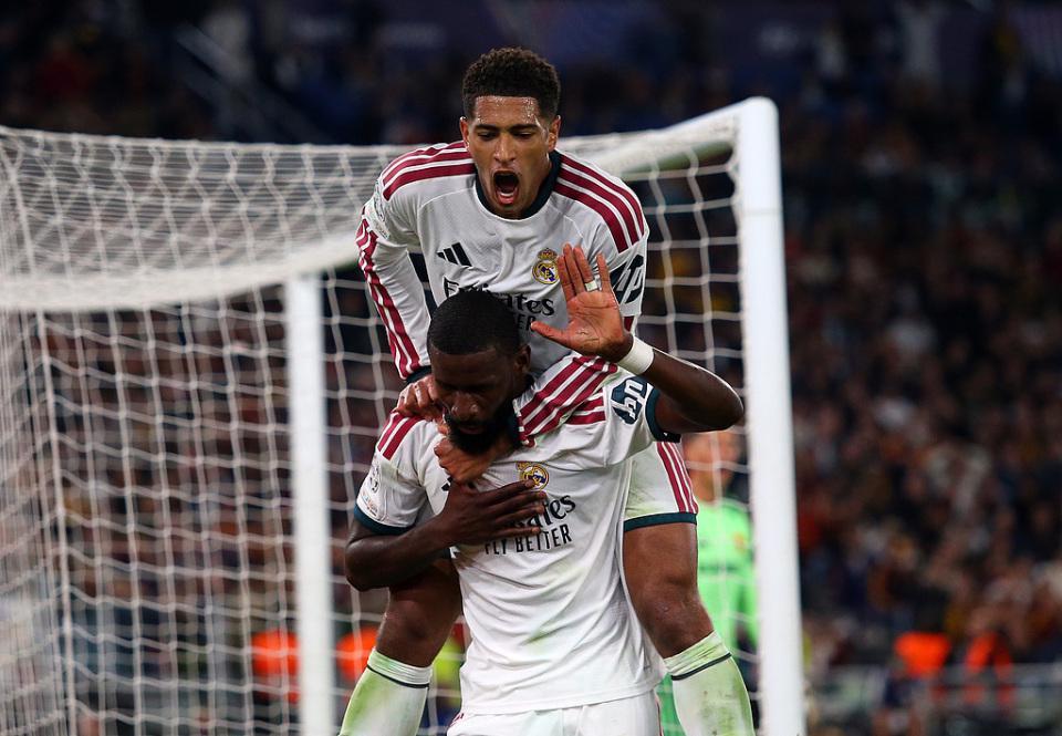 奇迹？皇马7分43秒连轰3球！造欧冠史上客场最快逆转，穆帅神换人